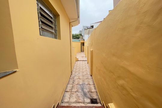 Corredor lateral de casa para alugar com 3 quartos, 100m² em Jaguaré, São Paulo