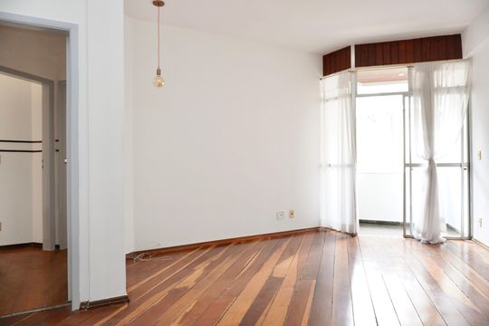 Apartamento à venda com 2 quartos, 85m² em Santo Antônio, Belo Horizonte
