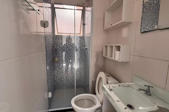 Banheiro de apartamento para alugar com 2 quartos, 40m² em Bairro Jardim Nossa Senhora das Graças, Cotia