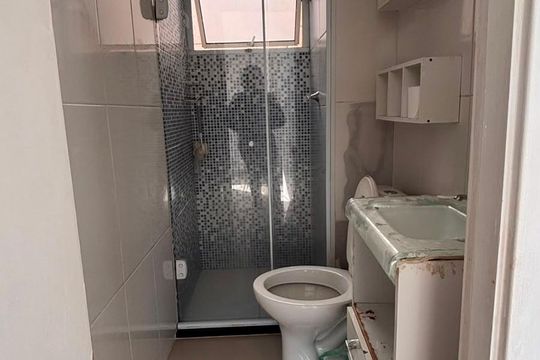Banheiro de apartamento para alugar com 2 quartos, 40m² em Bairro Jardim Nossa Senhora das Graças, Cotia