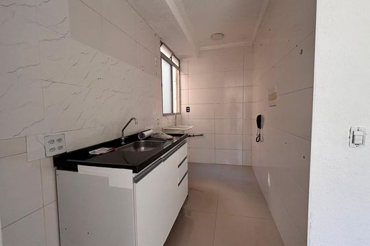 Cozinha de apartamento para alugar com 2 quartos, 40m² em Bairro Jardim Nossa Senhora das Graças, Cotia