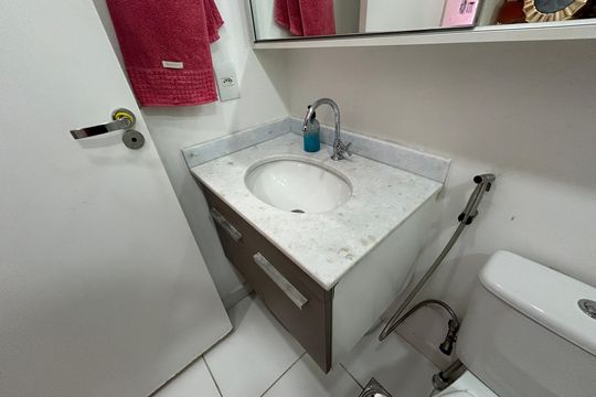 Banheiro Social de apartamento à venda com 2 quartos, 58m² em Todos Os Santos, Rio de Janeiro