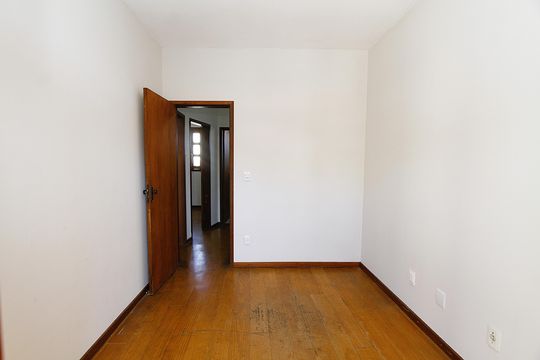 Quarto 3 de casa para alugar com 3 quartos, 120m² em Alto Caiçaras, Belo Horizonte