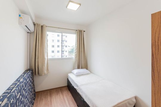 Quarto 2 de apartamento para alugar com 2 quartos, 46m² em Santo Cristo, Rio de Janeiro