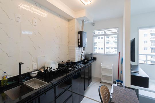 Cozinha de apartamento para alugar com 2 quartos, 46m² em Santo Cristo, Rio de Janeiro