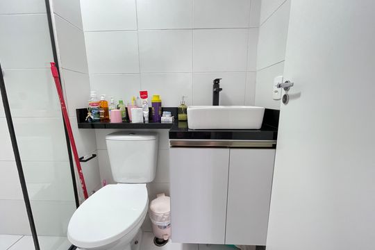 Banheiro de apartamento para alugar com 2 quartos, 32m² em Jardim Celeste, São Paulo