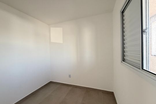 Apartamento para alugar com 1 quarto, 42m² em Vila Bertioga, São Paulo