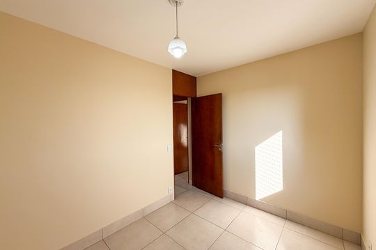 Quarto 1 de apartamento para alugar com 2 quartos, 60m² em Vila Pita, São Paulo