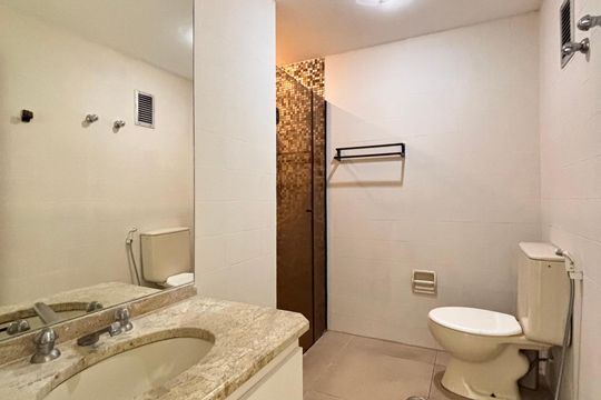 Banheiro de apartamento para alugar com 3 quartos, 90m² em Itaim Bibi, São Paulo