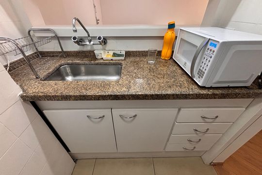 Cozinha de apartamento para alugar com 3 quartos, 90m² em Itaim Bibi, São Paulo