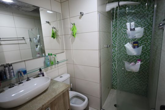 Banheiro de casa de condomínio à venda com 2 quartos, 112m² em Rio Pequeno, São Paulo