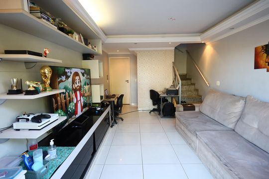 Sala de casa de condomínio à venda com 2 quartos, 112m² em Rio Pequeno, São Paulo