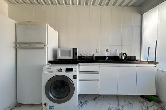 Cozinha de kitnet/studio para alugar com 1 quarto, 25m² em Pinheiros, São Paulo