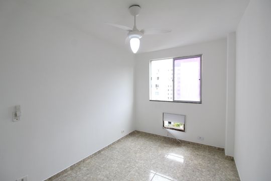 Quarto 2 de apartamento à venda com 2 quartos, 50m² em Barra Olímpica, Rio de Janeiro