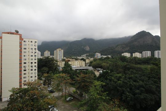 Sala - Vista de apartamento à venda com 2 quartos, 50m² em Barra Olímpica, Rio de Janeiro