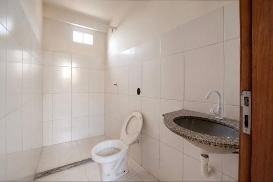 Banheiro de casa para alugar com 2 quartos, 60m² em Alcantara, São Gonçalo