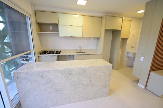 Apartamento à venda com 3 quartos, 114m² em Setor Bueno, Goiânia