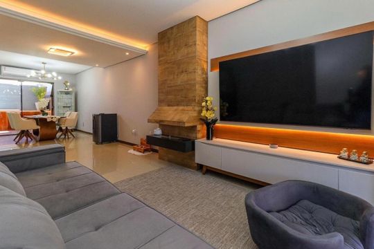 Sala de casa à venda com 3 quartos, 133m² em Hípica, Porto Alegre