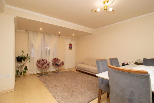 Sala de casa à venda com 3 quartos, 185m² em Novo Mundo, Curitiba