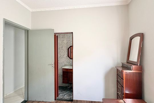 Suíte de casa para alugar com 3 quartos, 120m² em São Domingos, São Paulo