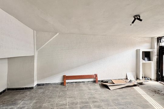 Garagem de casa para alugar com 3 quartos, 120m² em São Domingos, São Paulo