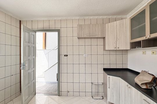 Cozinha de casa para alugar com 3 quartos, 120m² em São Domingos, São Paulo