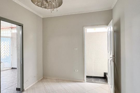 Sala de casa para alugar com 3 quartos, 120m² em São Domingos, São Paulo