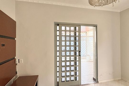 Sala de casa para alugar com 3 quartos, 120m² em São Domingos, São Paulo