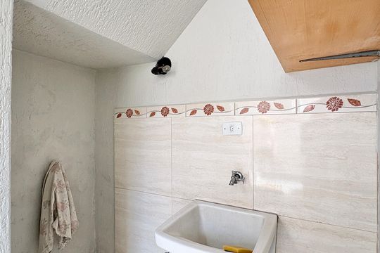 Área de Serviço de casa para alugar com 3 quartos, 120m² em São Domingos, São Paulo