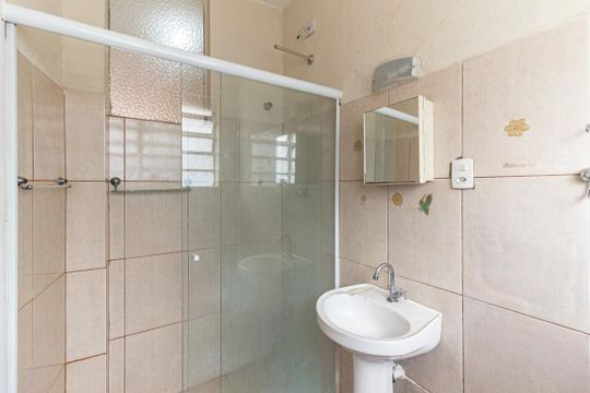 Banheiro de kitnet/studio para alugar com 1 quarto, 47m² em Centro Histórico de São Paulo, São Paulo