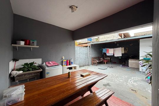 Casa à venda com 2 quartos, 115m² em Jardim Aurelia, Jundiaí