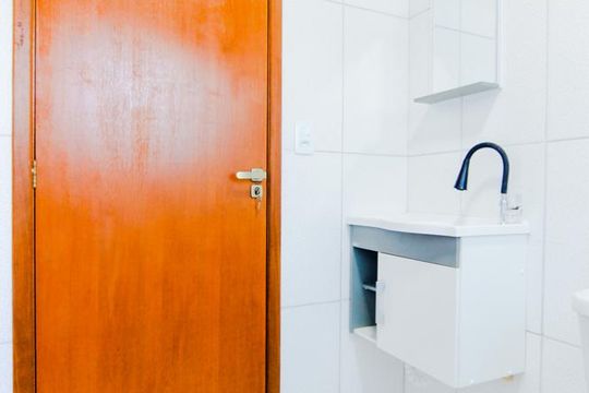 Banheiro de casa para alugar com 1 quarto, 42m² em Jardim Rosa de Franca, Guarulhos