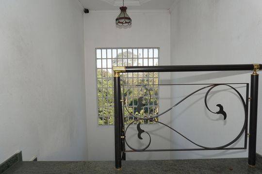 Escada de casa de condomínio para alugar com 6 quartos, 3000m² em Jardim Iolanda, Embu das Artes
