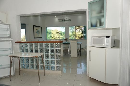 Cozinha de casa de condomínio para alugar com 6 quartos, 3000m² em Jardim Iolanda, Embu das Artes