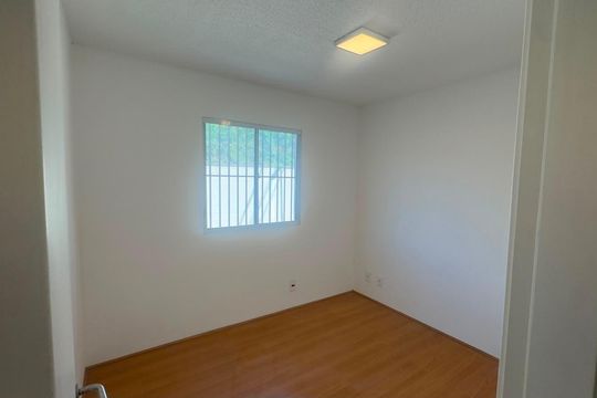 Quarto de apartamento à venda com 2 quartos, 44m² em Campo Grande, Rio de Janeiro