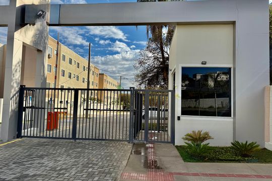 Fachada de apartamento à venda com 2 quartos, 47m² em Praia, Contagem