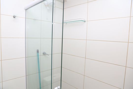 Banheiro de apartamento para alugar com 1 quarto, 56m² em Setor Marista, Goiânia
