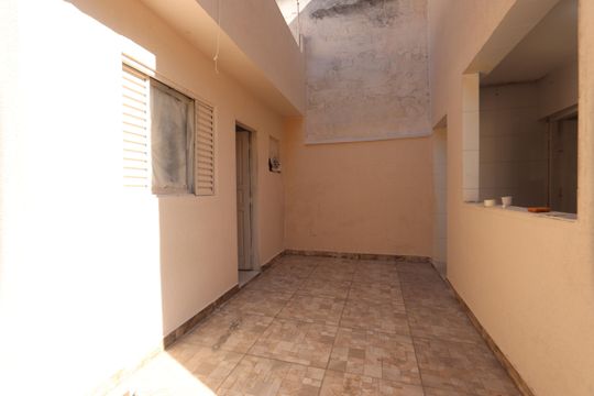 Quintal de casa para alugar com 2 quartos, 120m² em Vila Portuguesa, São Paulo