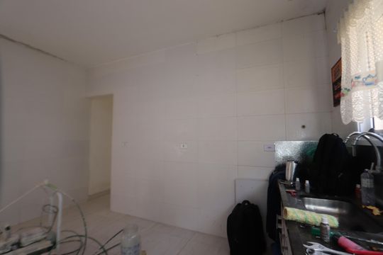 Cozinha de casa para alugar com 2 quartos, 120m² em Vila Portuguesa, São Paulo