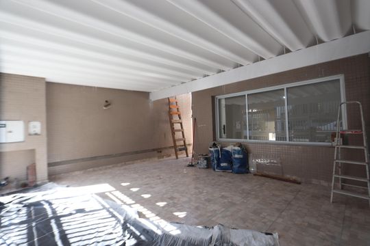 Garagem de casa para alugar com 2 quartos, 120m² em Vila Portuguesa, São Paulo