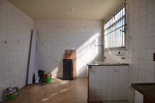 Cozinha de apartamento para alugar com 2 quartos, 69m² em Vila Valqueire, Rio de Janeiro