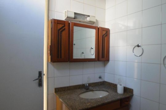 Banheiro de apartamento para alugar com 2 quartos, 69m² em Vila Valqueire, Rio de Janeiro