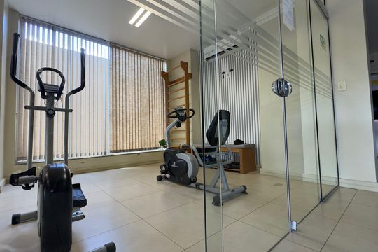 Área externa de apartamento para alugar com 3 quartos, 136m² em Centro, Pelotas