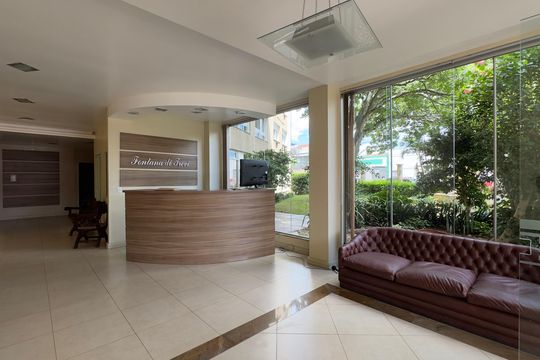 Área externa de apartamento para alugar com 3 quartos, 136m² em Centro, Pelotas