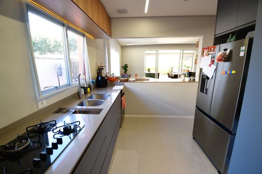 Cozinha de casa de condomínio à venda com 3 quartos, 205m² em Jardim do Sol, Campinas