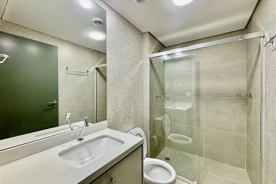 Banheiro de kitnet/studio para alugar com 1 quarto, 31m² em Paraíso, São Paulo