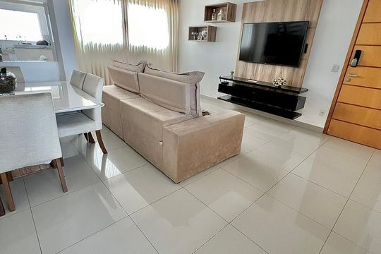 Apartamento para alugar com 4 quartos, 200m² em Santa Mônica, Uberlândia