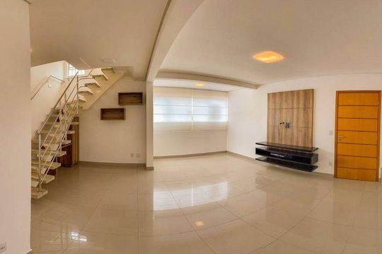 Apartamento para alugar com 4 quartos, 200m² em Santa Mônica, Uberlândia