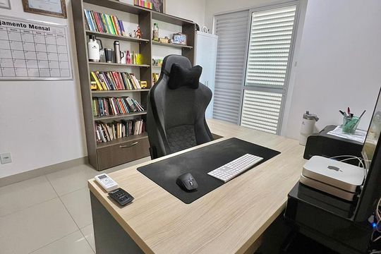 Apartamento para alugar com 4 quartos, 200m² em Santa Mônica, Uberlândia