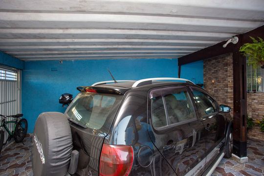 Garagem de casa à venda com 4 quartos, 100m² em Centro, Diadema